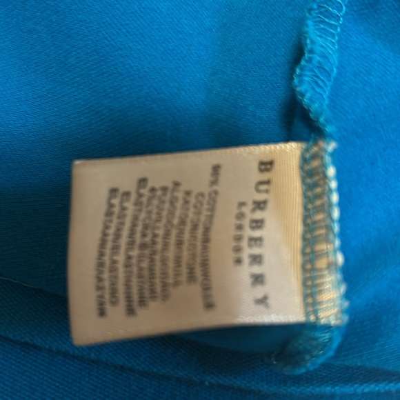 Selling my Burberry top - Picture 4 of 4